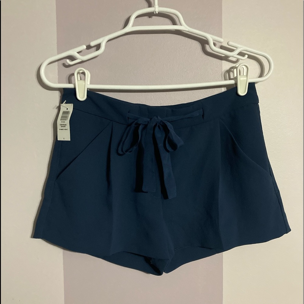 Aritzia Wilfred exergue shorts size 0 navy blue